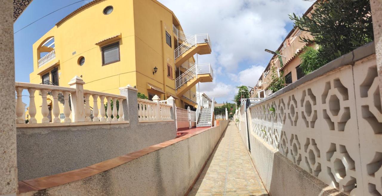 La Rosaleda Apartment Torrevieja Ngoại thất bức ảnh